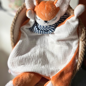 Fantasztikus róka szundikendő - Meska.hu