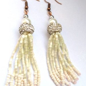 Gyöngyház rózsaszín és halvány menta fürtüs gyöngy fülbevaló strassz gyönggyel - ékszer - fülbevaló - rojtos fülbevaló - Meska.hu