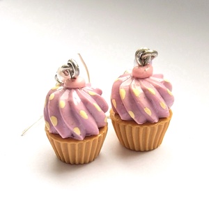 Málna fagyi - muffin fülbevaló - rózsaszín, lila, sárga - ékszer - fülbevaló - lógó fülbevaló - Meska.hu Málna fagyi - muffin fülbevaló - rózsaszín, lila, sárga - ékszer - fülbevaló - lógó fülbevaló - Meska.hu