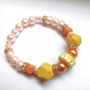 Sárga, narancs, rózsaszín gyöngyház és strasszos arany színű karkötő  - ékszer - karkötő - gyöngyös karkötő - Meska.hu