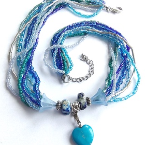 8 soros kék és ezüst gyöngy nyaklánc - türkiz szív medállal a közepén , Ékszer, Nyaklánc, Gyöngyös nyaklánc, Gyöngyfűzés, gyöngyhímzés, MESKA