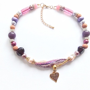 Rózsaszín, lila, barna -  tarka gyöngy nyaklánc - arany színű szív medállal a közepén  - Meska.hu