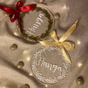 Egyedi neves plexi karácsonyfadísz szaténszalaggal  - karácsony - karácsonyi lakásdekoráció - karácsonyfadíszek - Meska.hu