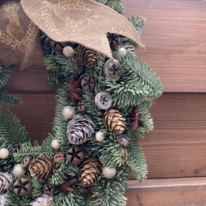 Élő fenyős (nobilis) ünnepi kopogtató termésekkel KARÁCSONYI CSILLOGÁS - karácsony - karácsonyi lakásdekoráció - karácsonyi ajtódíszek - Meska.hu