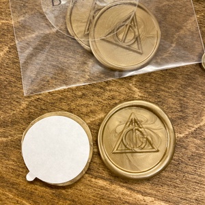 Harry Potter tematikus viaszpecsét - esküvő - meghívó & kártya - esküvői pecsét, bélyegző - esküvői viasz pecsét - Meska.hu