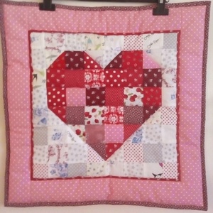 Szívecskés patchwork falikép - otthon & életmód - dekoráció - fali és függő dekoráció - falra akasztható dekor - Meska.hu
