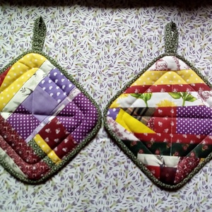 Patchwork edényfogó - otthon & életmód - konyhafelszerelés, tálalás - konyhai textil - edényfogó & edényfedő - Meska.hu