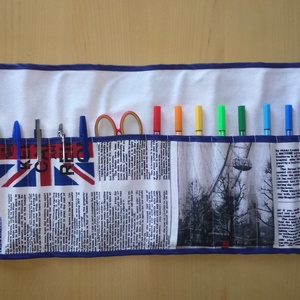 English Newspaper  tolltartó (kék szélű) - otthon & életmód - papír, írószer - tolltartó & ceruzatekercs - Meska.hu