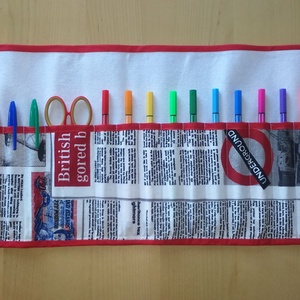 English Newspaper  tolltartó (piros szélű) - otthon & életmód - papír, írószer - tolltartó & ceruzatekercs - Meska.hu