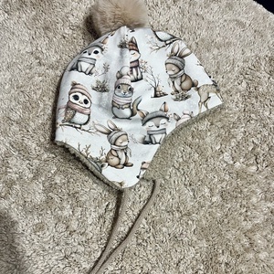 Megkötős sapka, pompommal - ruha & divat - babaruha & gyerekruha - babasapka - Meska.hu