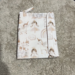 Pelenkázó neszeszer, kiskönyv borítóv - táska & tok - pelenkatáska - pelenkatartó tok - Meska.hu