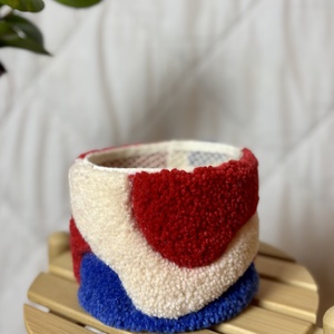 Tufted gyapjú kaspó takaró - otthon & életmód - virágdekoráció - virágtartó - kaspó - Meska.hu