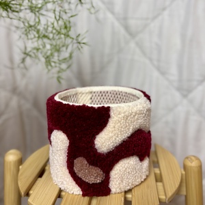 Tufted gyapjú kaspó takaró - otthon & életmód - virágdekoráció - virágtartó - kaspó - Meska.hu