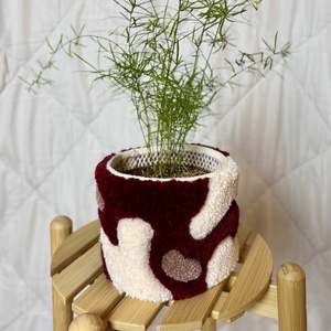 Tufted gyapjú kaspó takaró - otthon & életmód - virágdekoráció - virágtartó - kaspó - Meska.hu