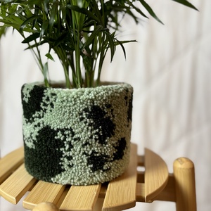 Tufted gyapjú kaspó takaró - otthon & életmód - virágdekoráció - virágtartó - kaspó - Meska.hu