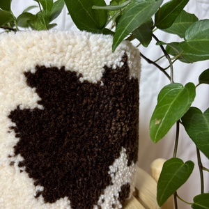 Tufted gyapjú kaspó takaró - otthon & életmód - virágdekoráció - virágtartó - kaspó - Meska.hu