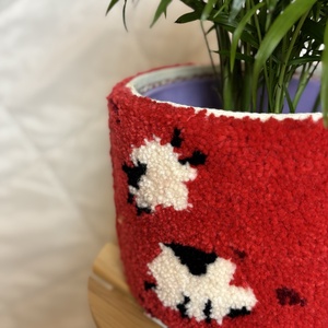 Tufted gyapjú kaspó takaró - otthon & életmód - virágdekoráció - virágtartó - kaspó - Meska.hu