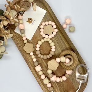 M Box - Pasztell virág - baba - mama - baba játékok - cumilánc - Meska.hu