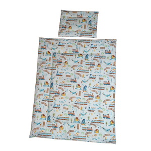 Szürke alapon vonatos-repülős gyerekágynemű szett (takaró + párna), Játék & Sport, Ovis felszerelés, Ovis ágynemű, Varrás, MESKA