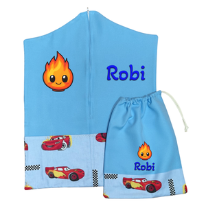 Ovis zsák + tornazsák szett névvel és jellel (kék + versenyautós), ajándék szeretetküldővel, Játék & Sport, Ovis felszerelés, Ovis szett, Varrás, Mindenmás, MESKA