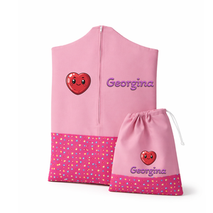 Ovis zsák + tornazsák szett névvel és jellel (rózsaszín + pink szívecskés), ajándék szeretetküldővel, Játék & Sport, Ovis felszerelés, Ovis szett, Varrás, Mindenmás, MESKA
