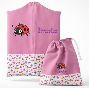 Ovis zsák + tornazsák szett névvel és jellel (rózsaszín + rózsaszín lepkés-virágos), ajándék szeretetküldővel, Játék & Sport, Ovis felszerelés, Ovis szett, Varrás, Mindenmás, MESKA