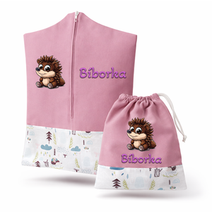 Ovis zsák + tornazsák szett névvel és jellel (rózsaszín + süni és maci az erdőben mintás), ajándék szeretetküldővel, Játék & Sport, Ovis felszerelés, Ovis szett, Varrás, Mindenmás, MESKA