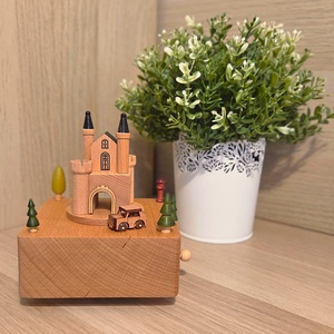 Vár - mozgó zenedoboz, Otthon & Életmód, Dekoráció, Asztal és polc dekoráció, Zenedoboz, Famegmunkálás, Gravírozás, pirográfia, MESKA