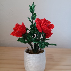 Rózsa virág gyöngyből - otthon & életmód - dekoráció - asztal és polc dekoráció - asztaldísz - Meska.hu