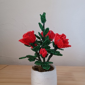 Rózsa virág gyöngyből - otthon & életmód - dekoráció - asztal és polc dekoráció - asztaldísz - Meska.hu