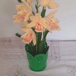 Horgolt orchidea - otthon & életmód - dekoráció - asztal és polc dekoráció - asztaldísz - Meska.hu