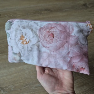 Rózsás pamut nesszeszer - mályva masnis cipzárral - táska & tok - neszesszer - Meska.hu