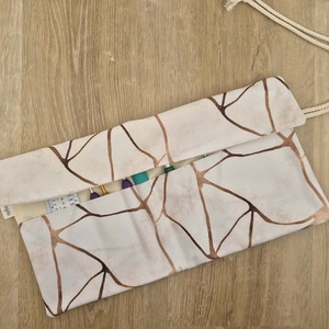 Arany-vászon textil tok, tároló (ceruzatekercs, roll-up tartó), Otthon & Életmód, Papír, írószer, Tolltartó & Ceruzatekercs, Varrás, MESKA