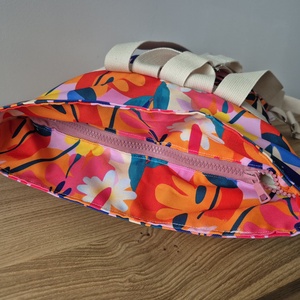 Virágos roll-up hátizsák - táska & tok - hátizsák - hátizsák - Meska.hu