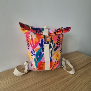 Virágos roll-up hátizsák - táska & tok - hátizsák - hátizsák - Meska.hu