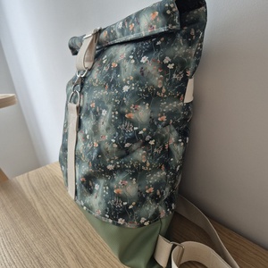 Zöld, virágos roll-up hátizsák - táska & tok - hátizsák - hátizsák - Meska.hu