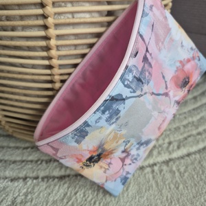 Rózsaszín virágos vízhatlan nesszeszer, pamut béléssel - táska & tok - neszesszer - Meska.hu