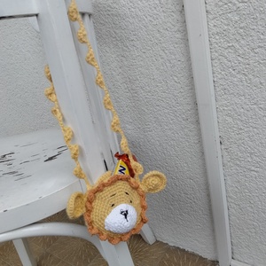 Oroszlános, nyakba akasztható horgolt kis táska apró kincseknek, a pöttömök számára  - játék & sport - plüssállat & játékfigura - más figura - Meska.hu