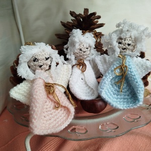 Horgolt karácsonyi angyalkák, diszdobozban, Karácsony, Karácsonyi lakásdekoráció, Karácsonyfadíszek, Horgolás, MESKA