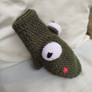 Kesztyűbáb, kézzel horgolt- béka figurás - játék & sport - bábok - kesztyűbáb - Meska.hu