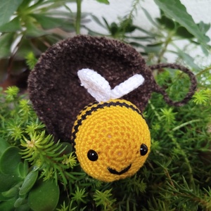 Horgolt méhecske hintában  - játék & sport - plüssállat & játékfigura - más figura - Meska.hu