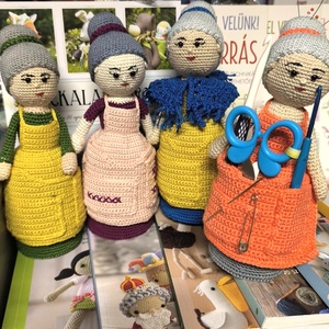 Horgolt anyóka -segítő nagyi, Játék & Sport, Plüssállat & Játékfigura, Ember, Horgolás, MESKA