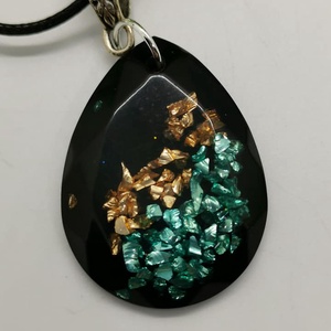 Sungitporos medálok színes üvegtörmelékkel díszítve - ékszer - nyaklánc - medál - Meska.hu