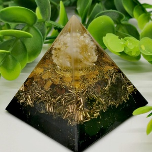 Sungit-Orgonit piramis citrin golyóval , tigrisszemmel, arany rutillal , fémforgáccsal  - otthon & életmód - dekoráció - spiritualitás - orgonit piramis - Meska.hu