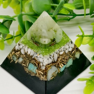 Feszültségmentes élet, a szív védelme,pozitívum.Sungit-Orgonit piramis- Aventurin csúccsal amazonittal,howlittal  - otthon & életmód - dekoráció - spiritualitás - orgonit piramis - Meska.hu