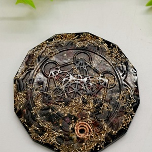 Mandala ragasztható orgonit--shungit érme különböző ásványokkal - Meska.hu
