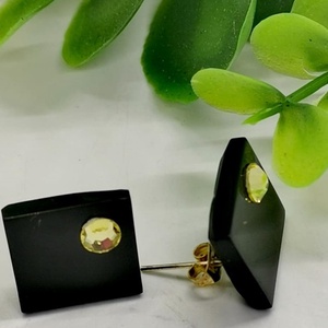 Shungitporos fülbevalók  Swarovski kristállyal - ékszer - fülbevaló - pötty fülbevaló - Meska.hu
