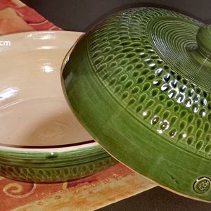 Zöld bézs kenyérsütő   karcolt díszítéssel, Otthon & Életmód, Konyhafelszerelés, tálalás, Tálalás, Tányér & Étkészlet, Kerámia, MESKA