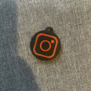 NFC Chippel ellátott 3d nyomtatott kulcstartó a te elérhetőségeddel - táska & tok - kulcstartó & táskadísz - kulcstartó - Meska.hu