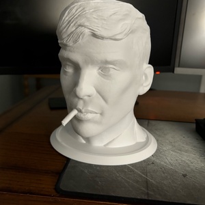 Tommy Shelby 3D Nyomtatott Headset Tartó � By Order of the Peaky Blinders! - otthon & életmód - dekoráció - asztal és polc dekoráció - könyvszobor - Meska.hu
